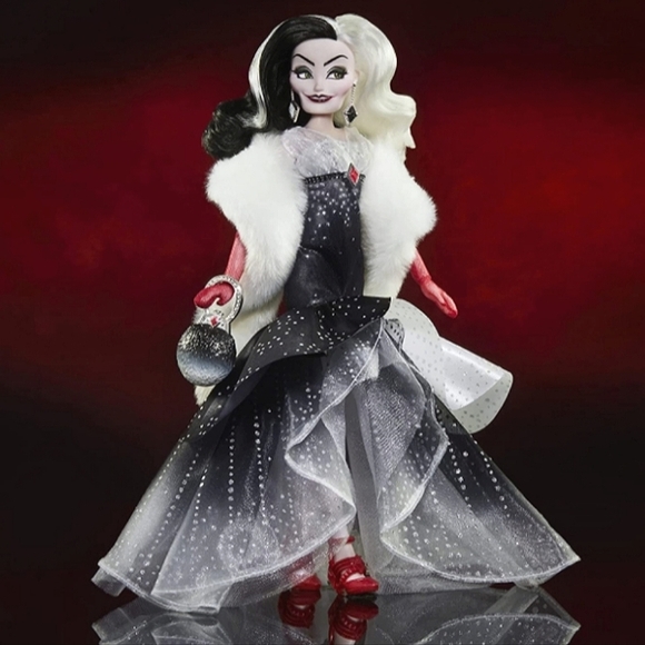 ☆NWT/NIB☆Disney Villains Collection☆CRUELLA DE VIL contemporary Disney Doll☆ - Picture 4 of 15